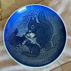 Bing & Grondahl 1977 Vintage Mother’s Day plate